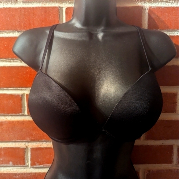PINK Victoria's Secret Other - PINK Victoria's Secret Pushup Bra. 32D. Black and Pink.